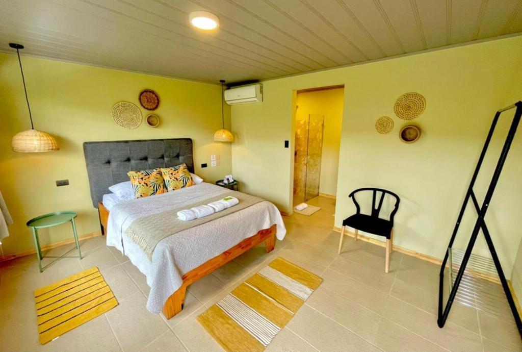 Hotel Y Cabinas Del Tropico Guapiles Luaran gambar