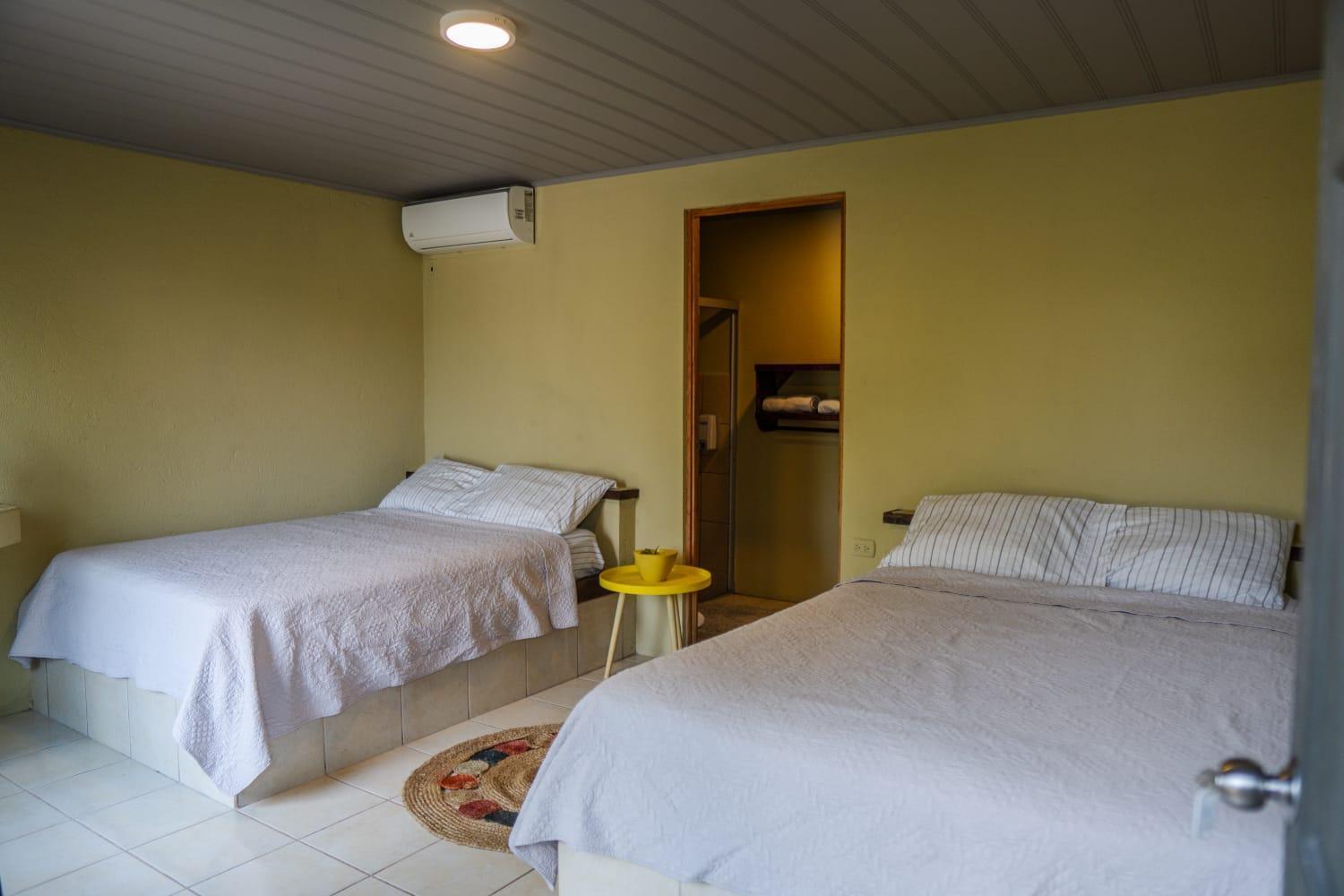 Hotel Y Cabinas Del Tropico Guapiles Luaran gambar